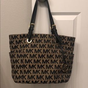 MK tote